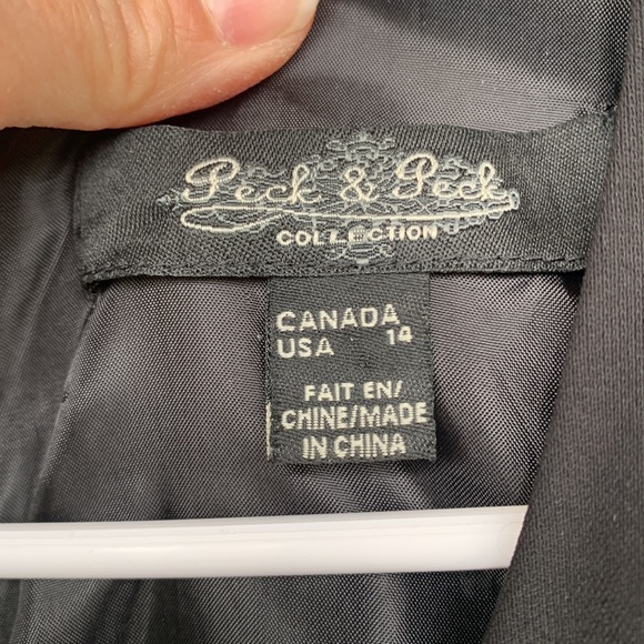 Peck and Peck black lined sleeveless dress with belt - Picture 3 of 6